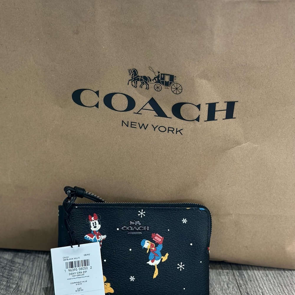 Coach Disney Coach Corner Zip Wristlet Minnie Mickey Mouse Goofy wallet handbag